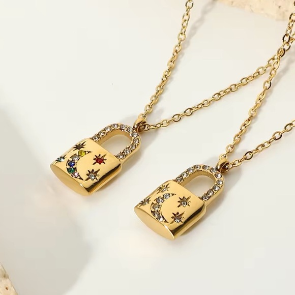 ◾️18K Gold Plated Cubic Zirconia Paved Small Lock Pendant Necklace - Picture 9 of 10